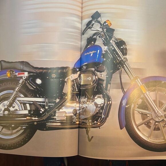 Harley Davidson :‎ History Meetings New Models Custom Bikes book - Picture 4 of 6